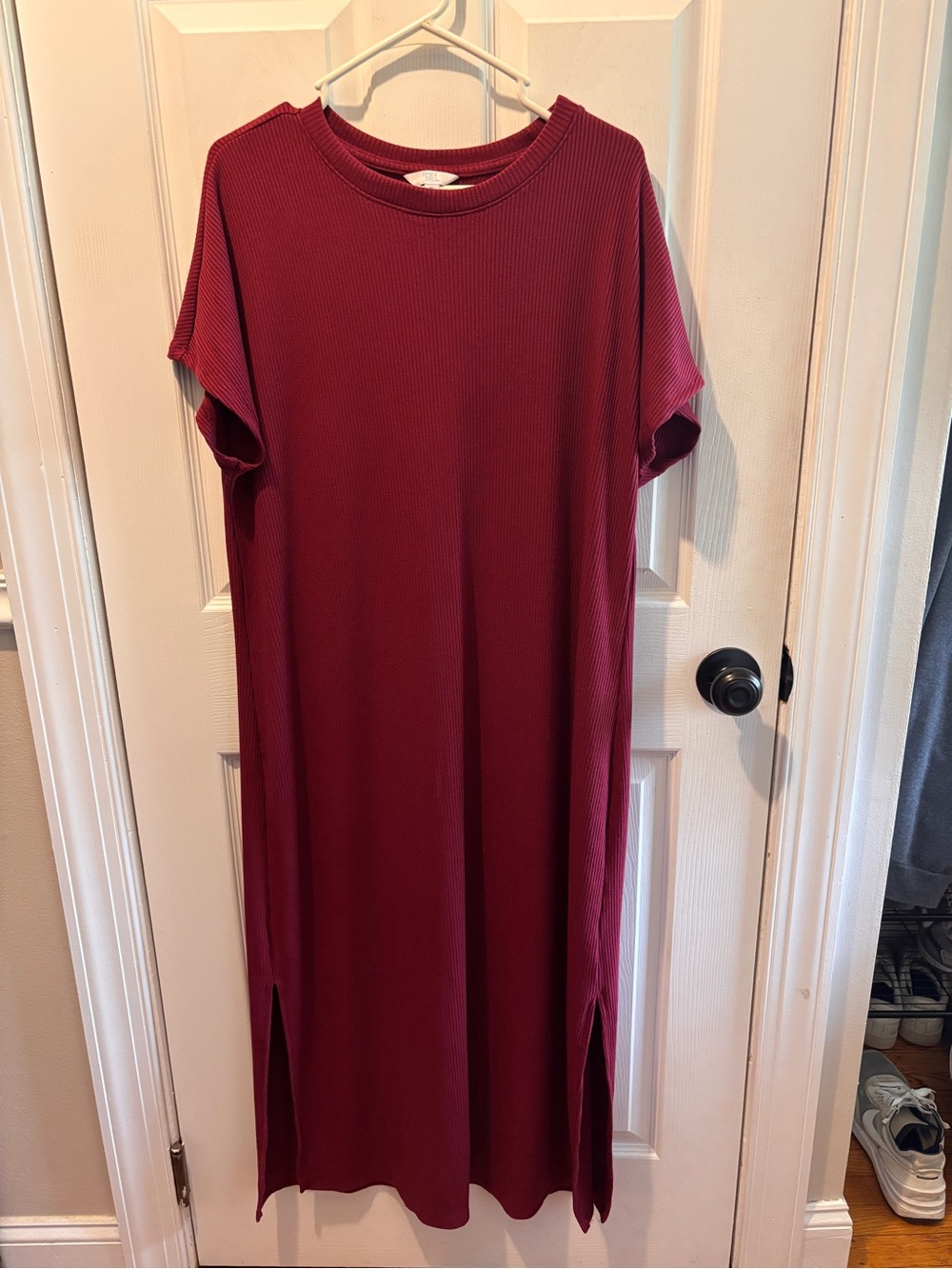 Women's Ribbed Short-Sleeve Dress in Burgundy